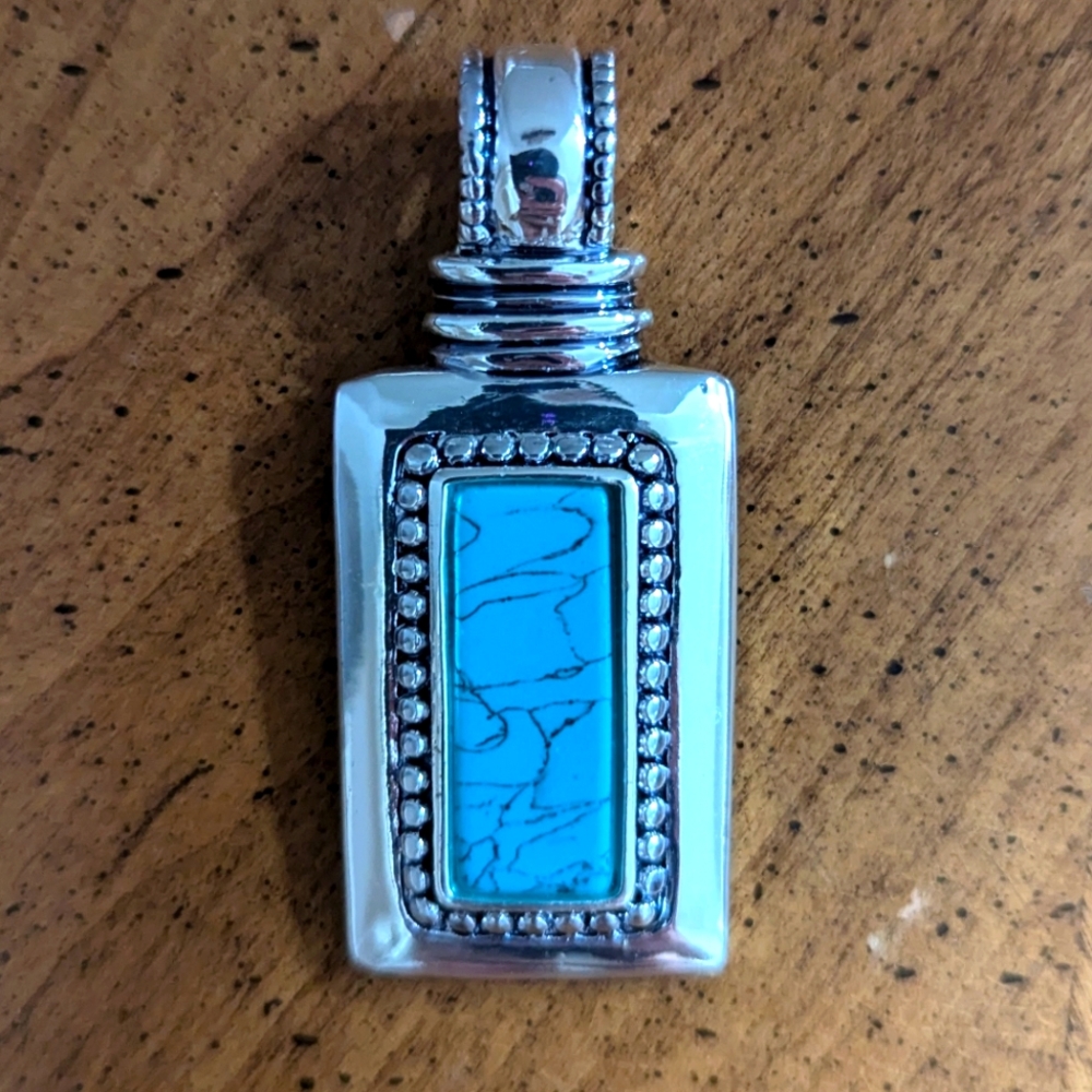 Simple turquoise color rectangle shape pendant for necklace
